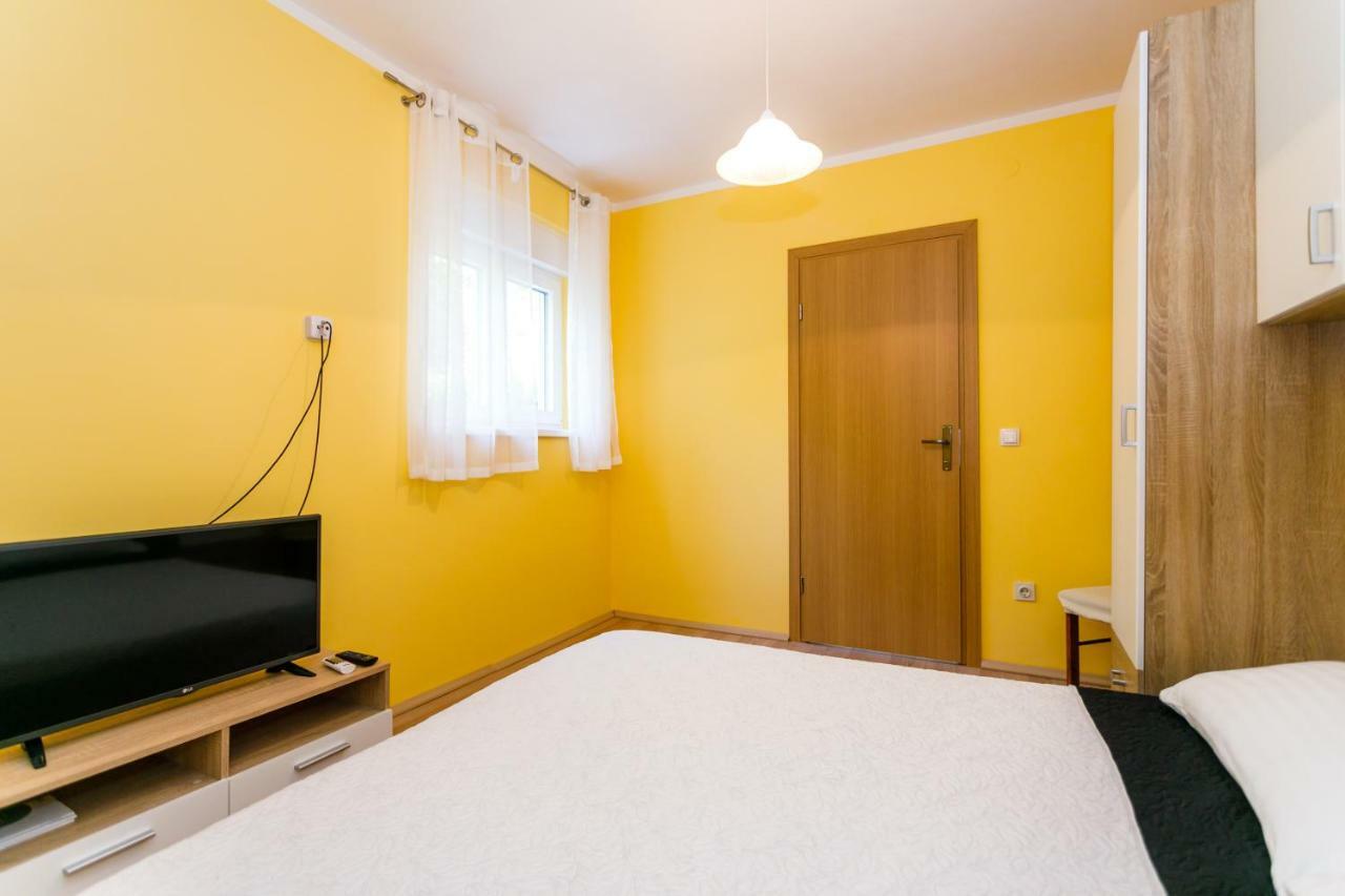 Apartman Jezevac クルク エクステリア 写真